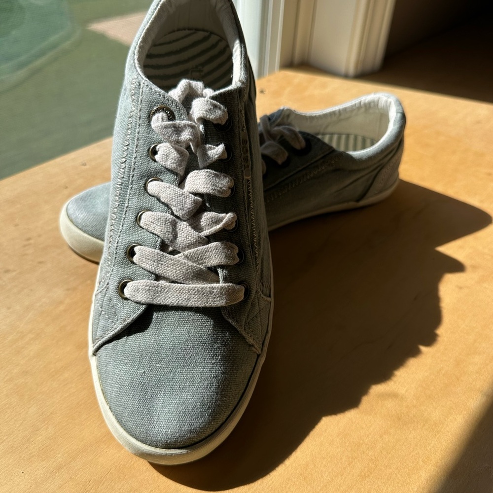 Taos Star Casual Chambray Canvas Lace-Up Sneakers